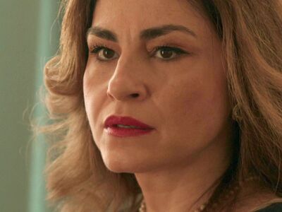 Η παραλία: Ο Διονύσης αποπειράται να δολ...