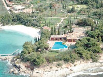 Η οικογένεια Κόβα πουλάει τον επίγειο πα...