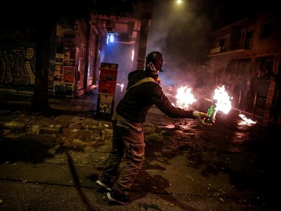 Δεκαεννέα συλλήψεις για τα επεισόδια στο...