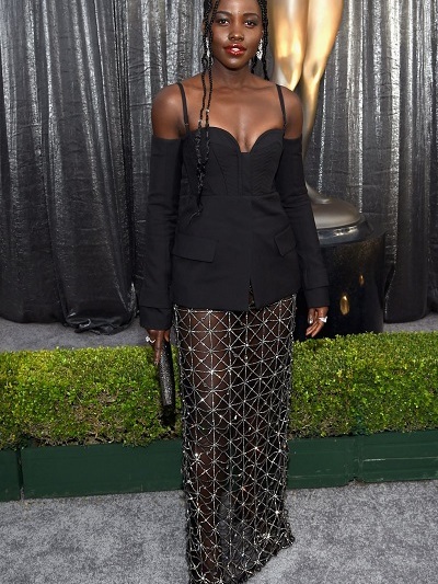 ΛΟΥΠΙΤΑ ΝΙΟΝΓΚΟ ΜΕ VERA WANG 