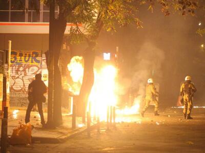 Πεδίο μάχης το κέντρο της Αθήνας - Εμπόλ...