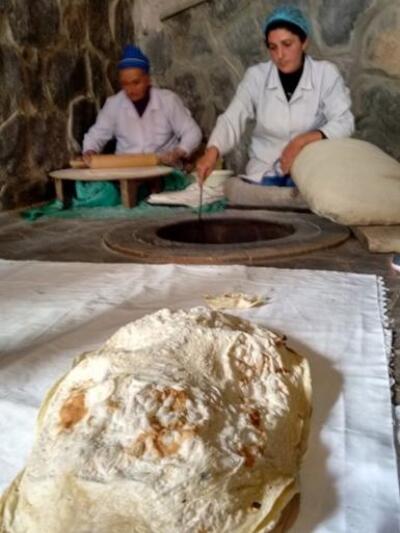 Παραδοσιακό ψωμί  "λαβάς"