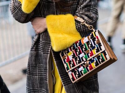 ΤΙ ΦΟΡΑΝΕ ΤΩΡΑ ΣΤΟΥΣ ΔΡΟΜΟΥΣ ΤΟΥ ΜΙΛΑΝΟΥ...