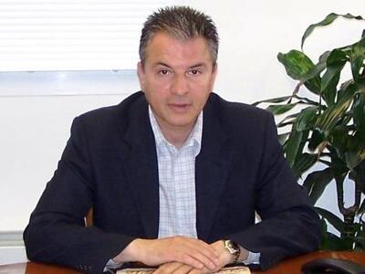 Ο Νομάρχης έδωσε επιταγές σε ιδρύματα 