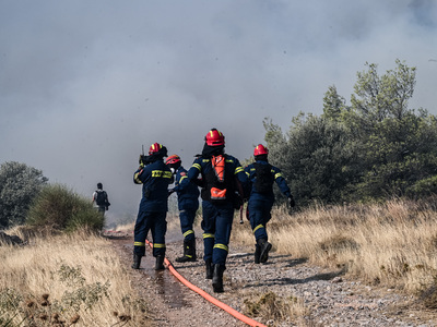 Φωτιά στην Πάρνηθα: Αγνοείται 77χρονος σ...