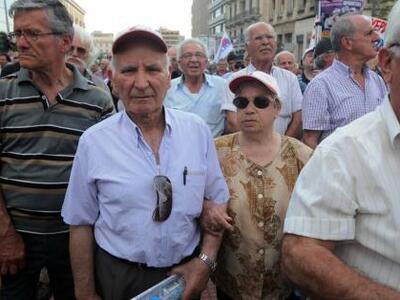 Απίστευτο! Τους έκοψαν τη σύνταξη γιατί ...