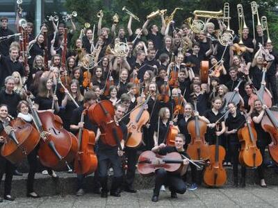 H Συμφωνική Ορχήστρα Νέων Βαυαρίας θα ερ...