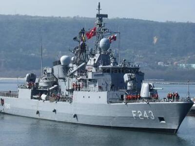 Πάτρα: Καταπλέουν αύριο στο λιμάνι πολεμ...