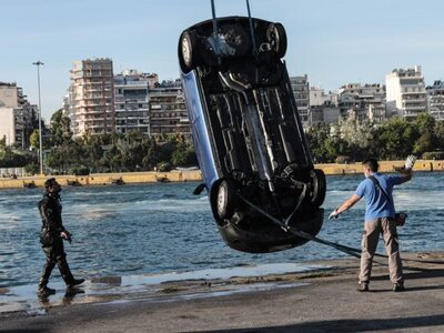 Πειραιάς: Αυτοκίνητο έπεσε στο λιμάνι – ...