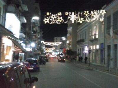 Πάτρα: Φόρεσε τα γιορτινά της η οδός Αγίου Ανδρέου