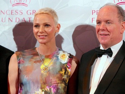 Σαρλίν: Σαφώς πιο χαμογελαστή με σπάνιο ...