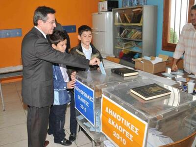 Ο Νίκος Νικολόπουλος ψήφισε και ...δήλωσε 