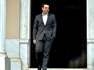 Πανηγυρίζουν στο Μαξίμου για την έξοδο τ...