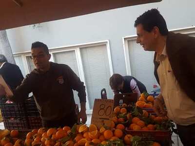 Συνεχίζει τις επισκέψεις του στις λαϊκές...