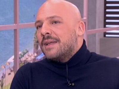 Νίκος Μουτσινάς: Κλείστε την εκπομπή για...