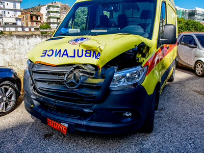 Ασθενοφόρο παρέσυρε και σκότωσε ηλικιωμένη