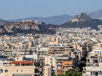 Στο πατρικό σπίτι μέχρι τα 30, οι νέοι στην Ελλάδα