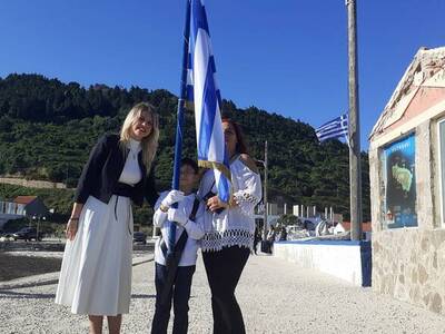 Μαθητής έκανε παρέλαση μόνος του και προ...