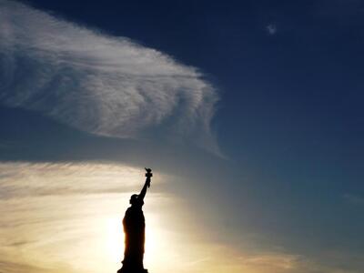 Σκέφτεστε να μεταναστεύσετε στις ΗΠΑ; Δε...