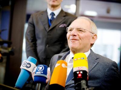 Ανοικτός εκβιασμός από Σόιμπλε: Η Ελλάδα...