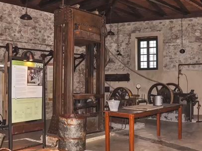Ξενάγηση στο μοναδικό μουσείο ελιάς στην Πάργα