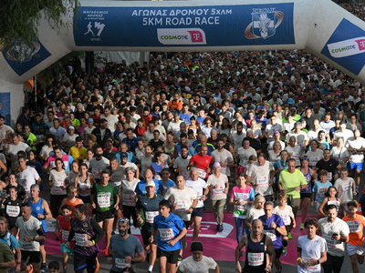 42ος Αυθεντικός Μαραθώνιος Αθηνών: Χιλιά...