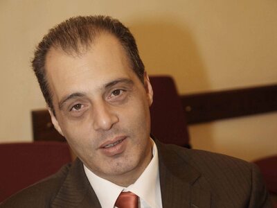 Το site της Βουλής και ο ...χορός των ερ...