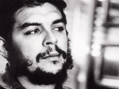 Ο Δημήτρης Καλτσώνης παρουσιάζει το βιβλ...