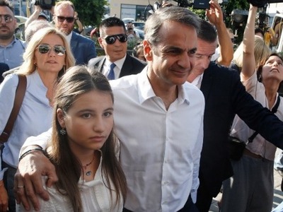 ΝΔ: Από σήμερα η πατρίδα μας περνά σε μι...