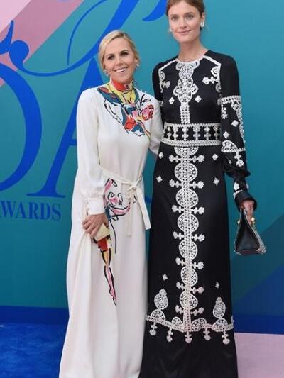 ΚΟΣΤΑΝΣ ΖΑΜΠΛΟΝΣΚΙ ΜΕ TORY BURCH