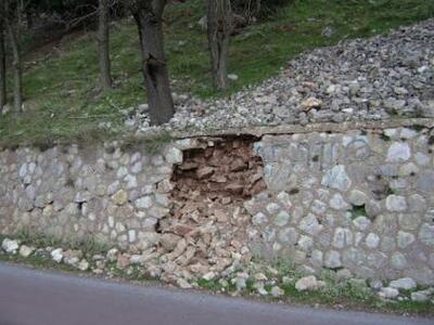 Εικόνες εγκατάλειψης στα Καλάβρυτα 