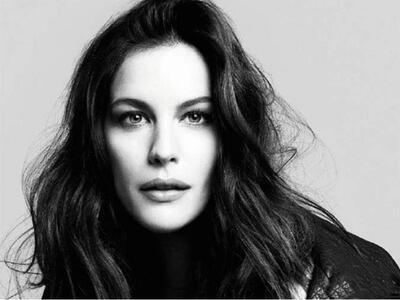Η Givenchy παρουσιάζει την Liv Tyler και...