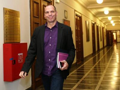 Γ. Βαρουφάκης: Δεν θα γίνουν απολύσεις σ...
