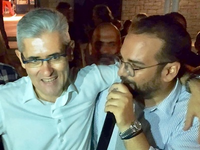 Κοσμοσυρροή στην Πλαζ για τον υπ. Βουλευ...