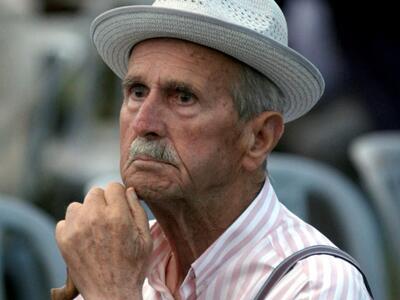 Πάτρα: Ανοιχτοί μέχρι την Παρασκευή οι κ...