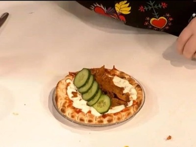 «Aνοιχτές» πίτες με ψητό χοιρινό