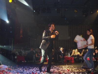 Πάτρα:O Πάνος Κιάμος και τα σταυροκοπήμα...