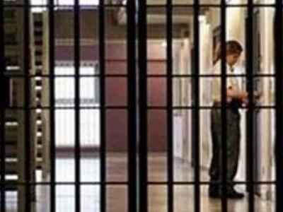 Ξυλοκόπησαν κρατούμενο μέσα στη φυλακή