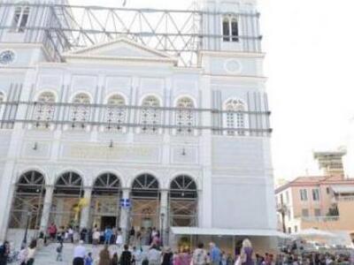 Πάτρα: Πλημμυρίζει από κόσμο ο ναός της ...