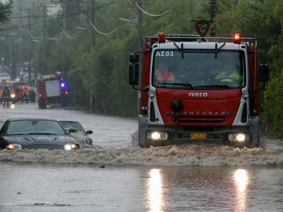 Κακοκαιρία: Μήνυμα από το 112 σε επτά πε...