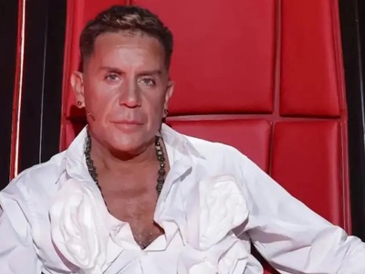 Γιώργος Μαζωνάκης: Γιατί βάφει μόνο το ένα νύχι 