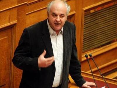 Ο Καραθανασόπουλος κοινοβουλευτικός εκπρ...