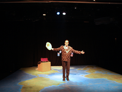 Η παράσταση "1900" στη θεατρικ...