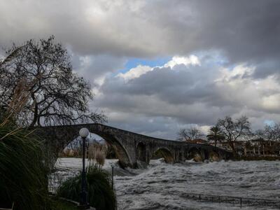 "Πνίγεται" η Άρτα - Εκκενώθηκα...