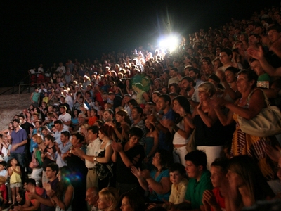 Δεν έπεφτε καρφίτσα στο Αρχαίο Ωδείο.