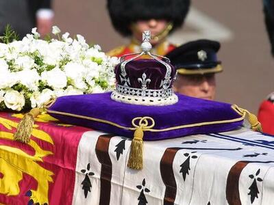 Βασίλισσα Ελισάβετ: Τριήμερο εθνικό πένθ...