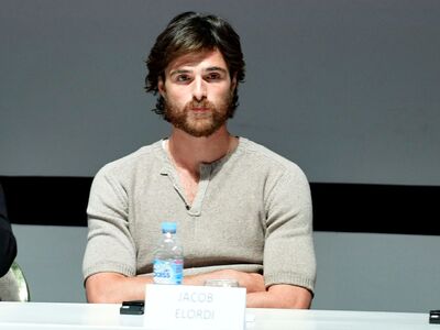 Τζέικομπ Ελόρντι.