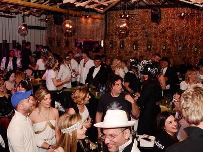 «Black & White Gods»: Ο «Απόλλωνας» ...