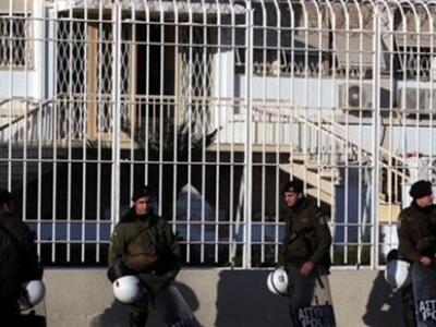 Στα κρατητήρια κατέληξε μητέρα με τα δύο...