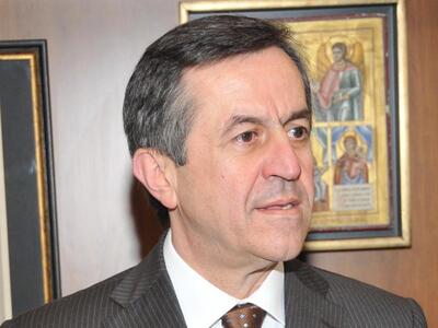 Ν. Νικολόπουλος: "Ζούμε στο θέατρο ...